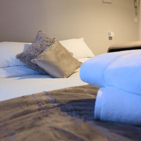 1 Bedroom Apartment - The Opal كيلتنهام المظهر الخارجي الصورة