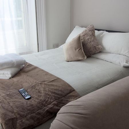 1 Bedroom Apartment - The Opal كيلتنهام المظهر الخارجي الصورة