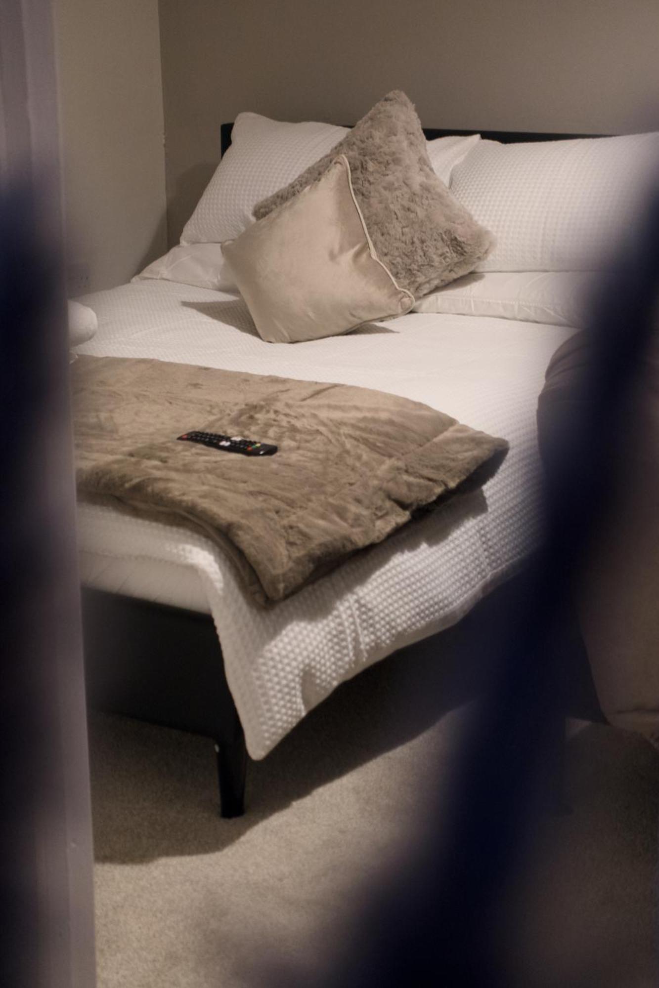 1 Bedroom Apartment - The Opal كيلتنهام المظهر الخارجي الصورة