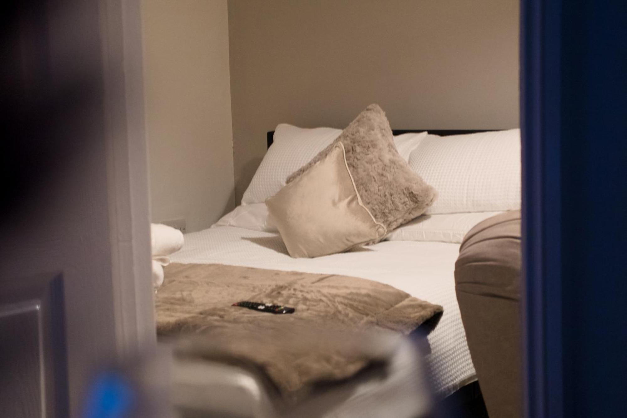 1 Bedroom Apartment - The Opal كيلتنهام المظهر الخارجي الصورة