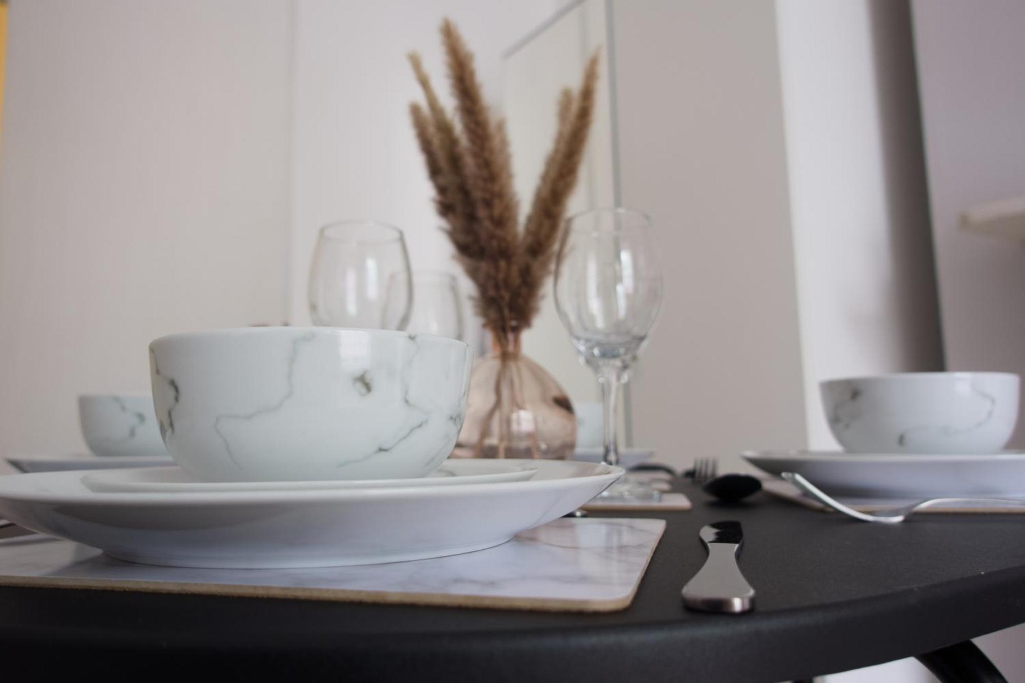 1 Bedroom Apartment - The Opal كيلتنهام المظهر الخارجي الصورة