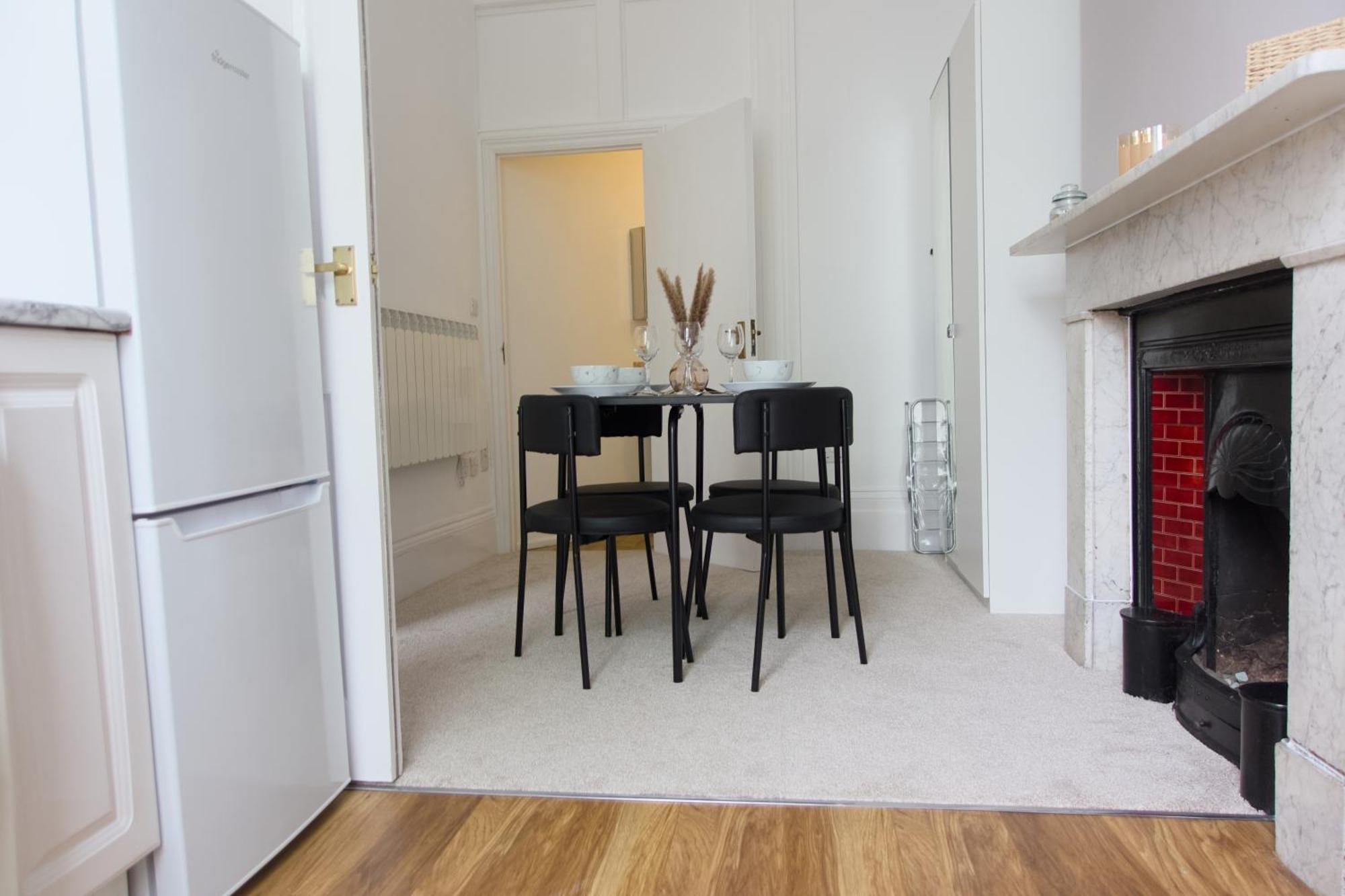 1 Bedroom Apartment - The Opal كيلتنهام المظهر الخارجي الصورة